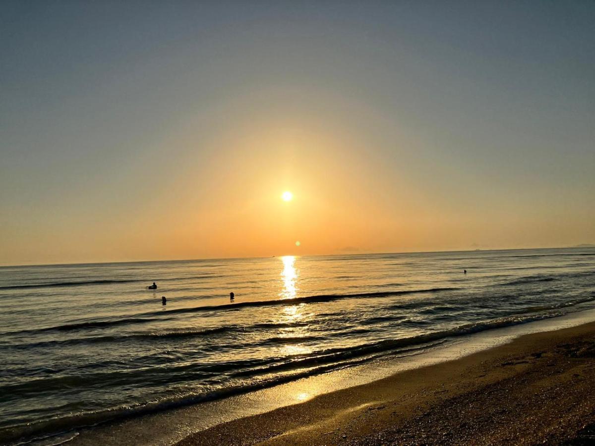 La Casetta Al Mare Чивитанова Марке Екстериор снимка